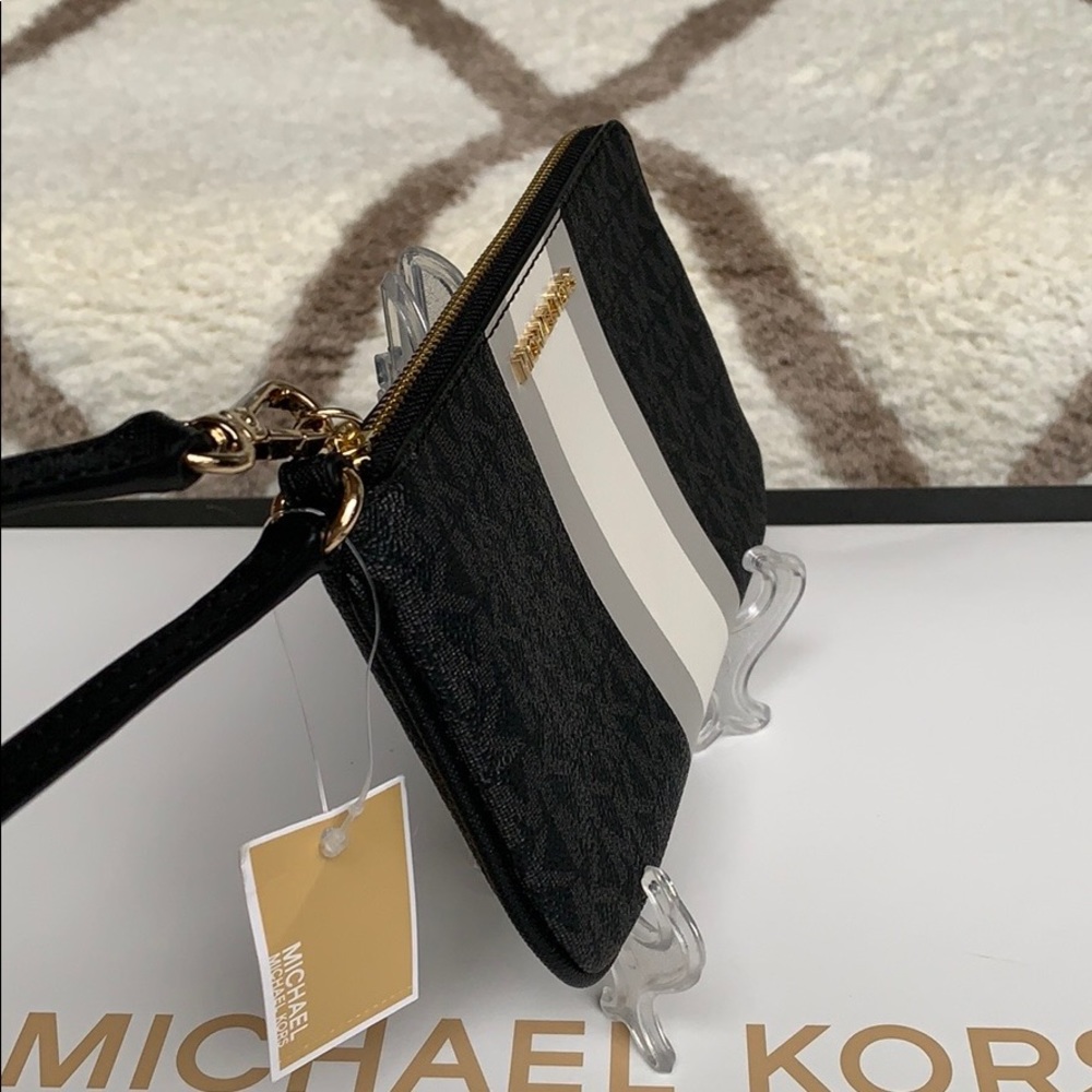 Michael Kors Jet Set Travel Lg Top Zip Wrislet - Picture 14 of 16